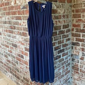 Chelsea28 XS pleated dress with elastic waist